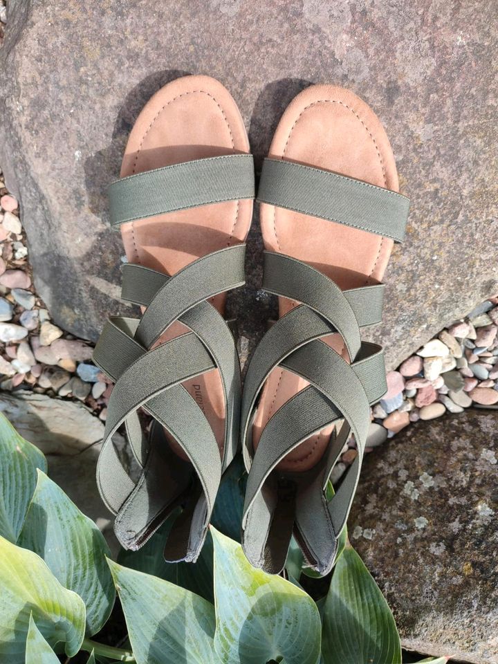 Sommerschuhe oliv grün 40 Schuhe flach Sandalen in Hessen - Darmstadt |  eBay Kleinanzeigen ist jetzt Kleinanzeigen