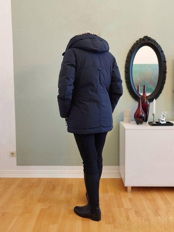 Zara Daunenjacke mit Kapuze, blau, Gr. M / 38 in Berlin