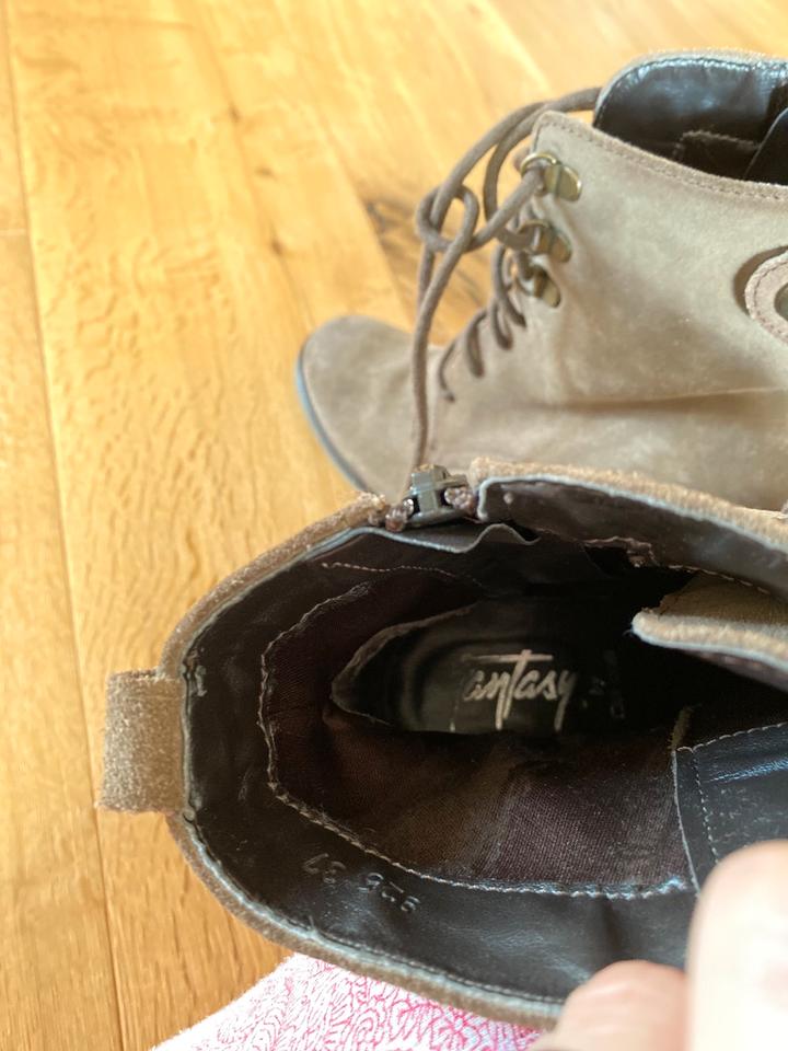 Fantasy Stiefeletten Boots Taupe Gr 37 Schnürstiefeletten in Braunschweig