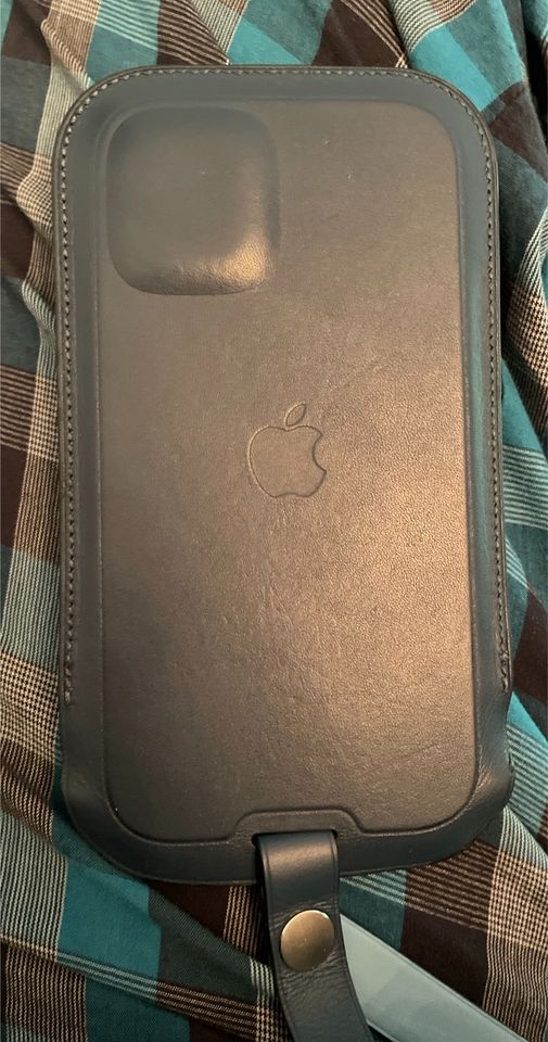 Apple Leather Sleeve iPhone MINI MagSafe blau in Meerbusch