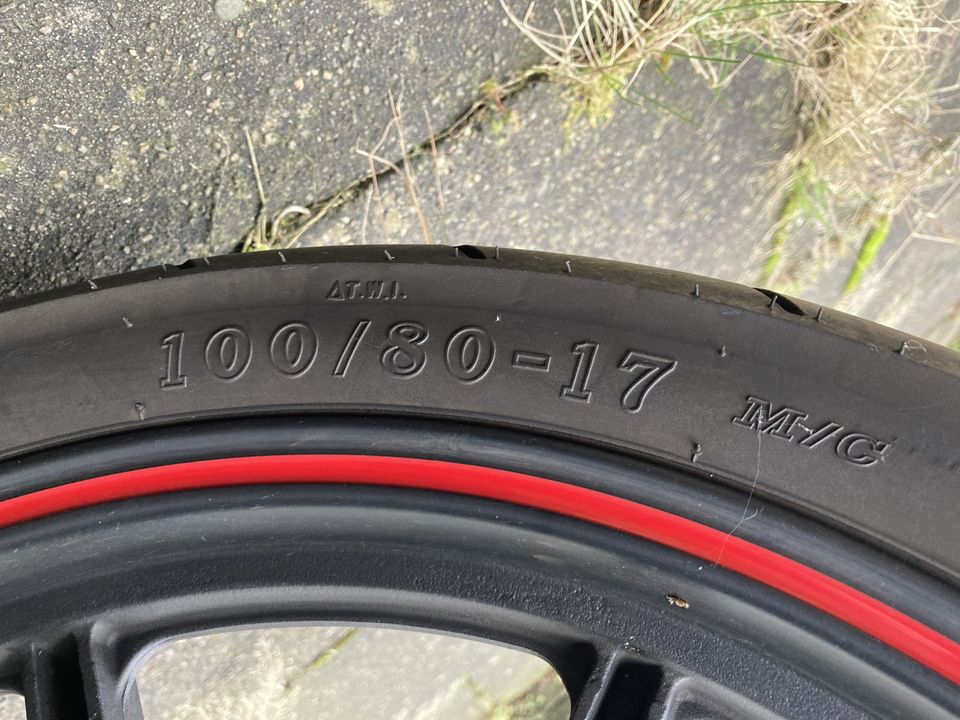 Motorradreifen für vorn 100/80-17, gebraucht, DOT 2414 in Herne