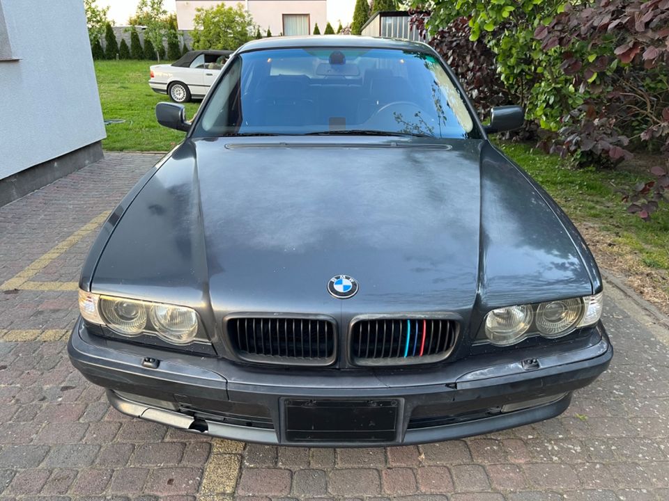 BMW 740i v8 M-Sport E38 bj 05.2001 in Berlin