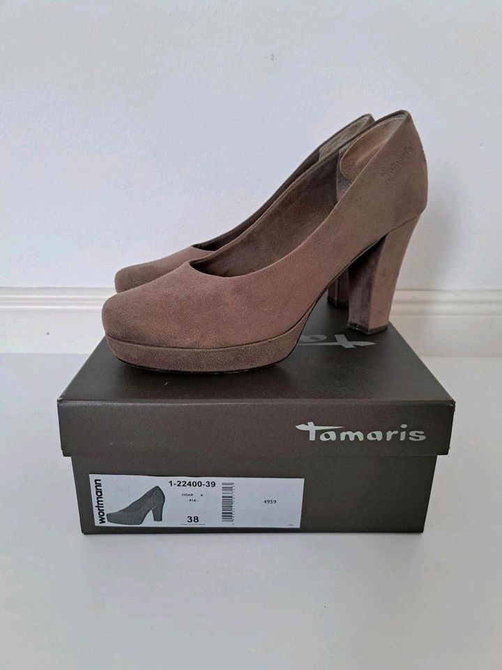 Tamaris Damen Plateau Pumps Wildleder taupe in Größe 38 in OVP in Lüneburg