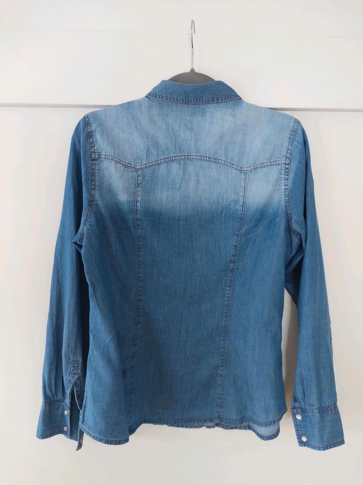 GRATIS VERSAND Jeanshemd, Bluse aus Jeans Gr. 38 (geschätzt) in Herscheid