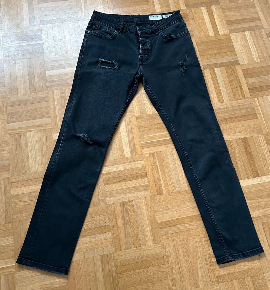 Jeans Review W32 L 32 schwarz/grau in Langen (Hessen)