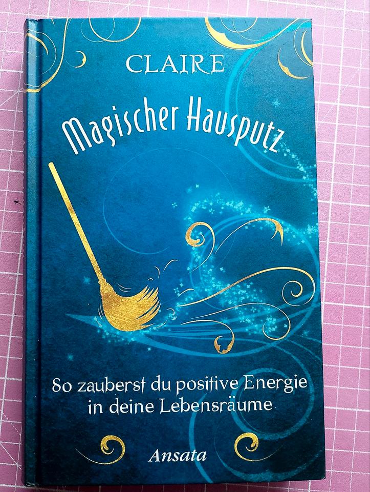 Claire Magie der Hexen Basiswissen weiße Magie Hausputz Buch in Riesbürg