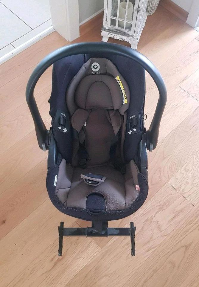 Babyschale Kiddy Evo-Lunafix mit Isofix Station in Wennigsen