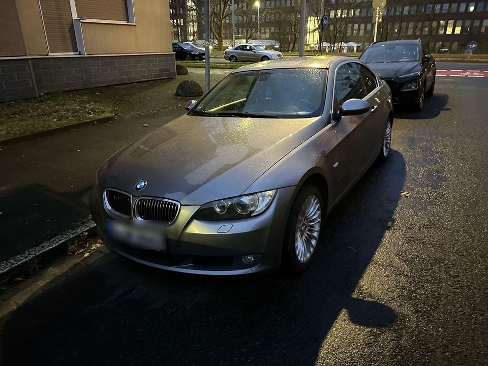 BMW E92 325D M57 Coupé Navi Klima Leder Schiebedach in Seelze