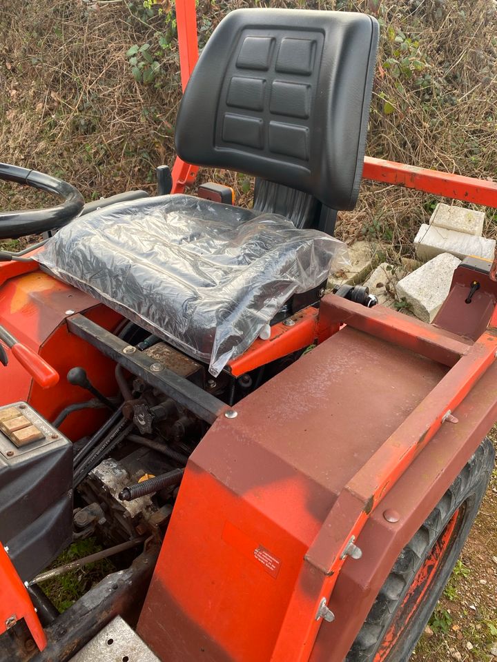 Hakotrac 1600 D Kleintraktor Schlepper in Frammersbach