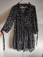 Schönes Kleid, Langarmkleid, Blumenkleid, Sommerkleid Nordrhein-Westfalen - Kreuzau Vorschau