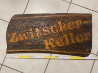 Holzschild Zwitscher Keller handgeschnitzt Handarbeit Niedersachsen - Sehnde Vorschau