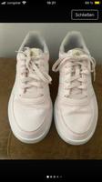 Rosefarbener Sneaker von Adidas Hessen - Obertshausen Vorschau