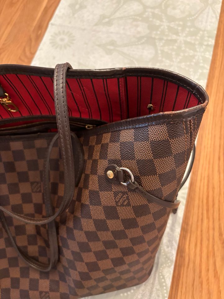 Louis Vuitton Neverfull Tasche in Eching (Kr Freising)