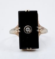 Art Deco Ring Weißgold 18 Karat mit Onyx und kleinem Diamanten Hessen - Wiesbaden Vorschau