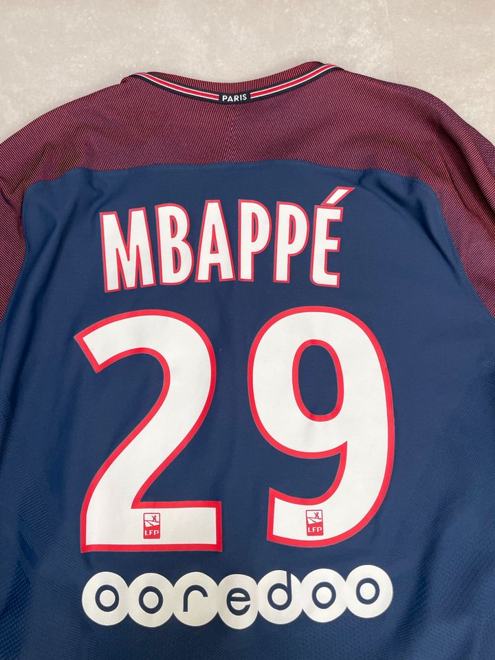 PSG Vaporknit Heimtrikot 2017/18 von Kylian Mbappé, Nummer 29 in Dortmund