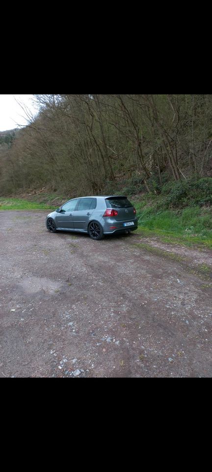 VW Golf 5 R32 in Großrinderfeld