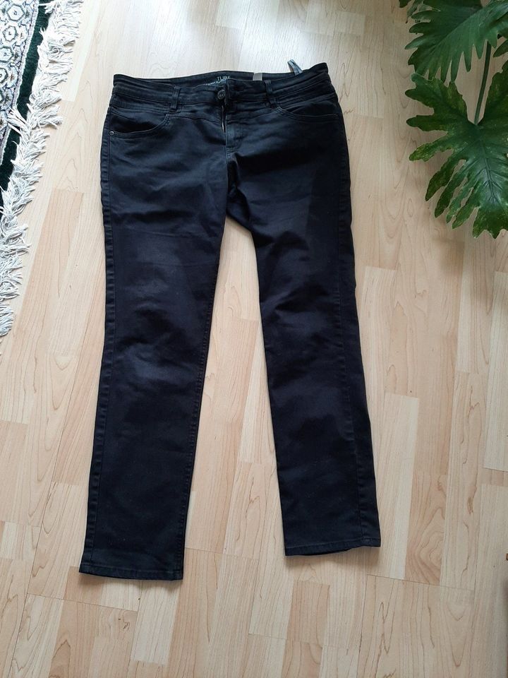 Schwarze Jeans von S. Oliver in Babenhausen