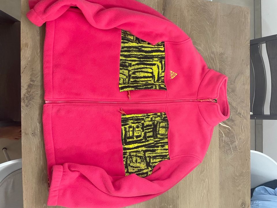 Nike ACG Fleece Jacke Rush Pink / Größe L / Neuwertig in Chemnitz