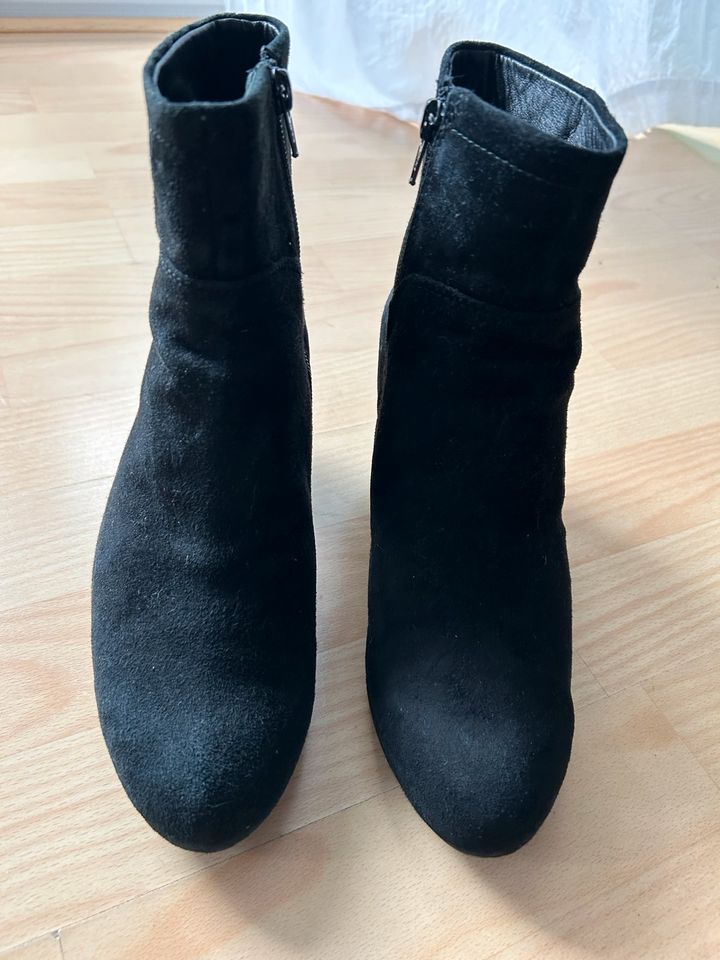 Högl  Stiefeletten schwarz nubuk Gr. 38 in Bonn