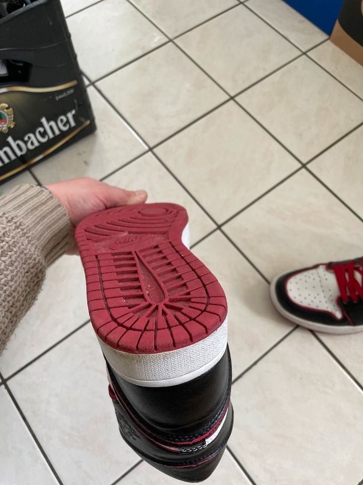 Jordan 1 Bloodline 43 in Lüdenscheid