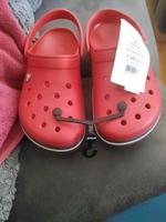 Crocs rot Größe 41 42 8/10 neu ungetragen mit Etikett Niedersachsen - Hameln Vorschau