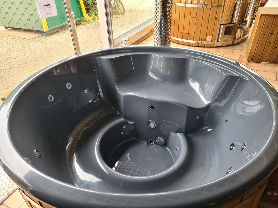 -500 EUR Rabatt Badefass ⭐Badetonne Badezuber Whirlpool Hot Tub GFK 200 in Tübingen