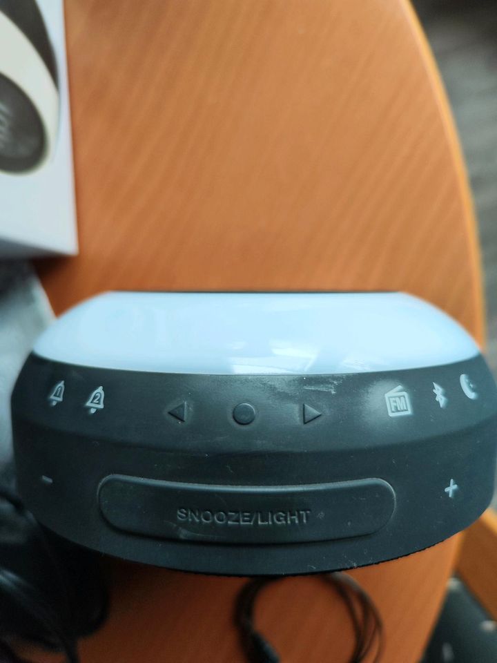 JBL Horizon Radiowecker in Korbach