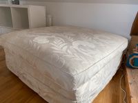 Pouf  Creme sehr guter Zustand  110x110x47 Nordrhein-Westfalen - Gronau (Westfalen) Vorschau