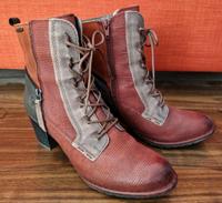 Hübsche Bugatti Stiefeletten Größe 40 Niedersachsen - Edewecht Vorschau