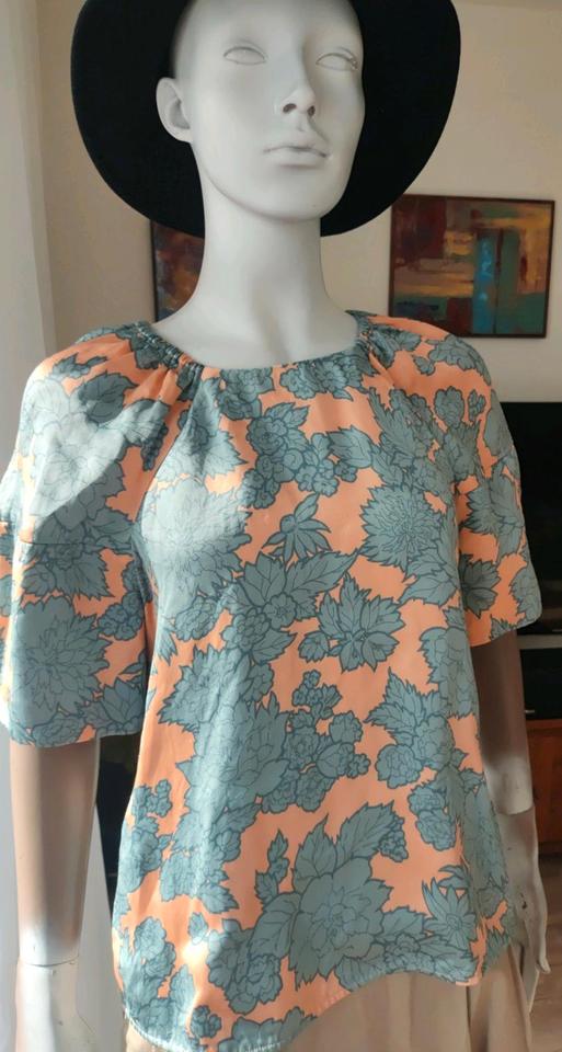 Extravagante Bluse aus Dänemark von der Marke Arket, 38, S-M in Hamburg