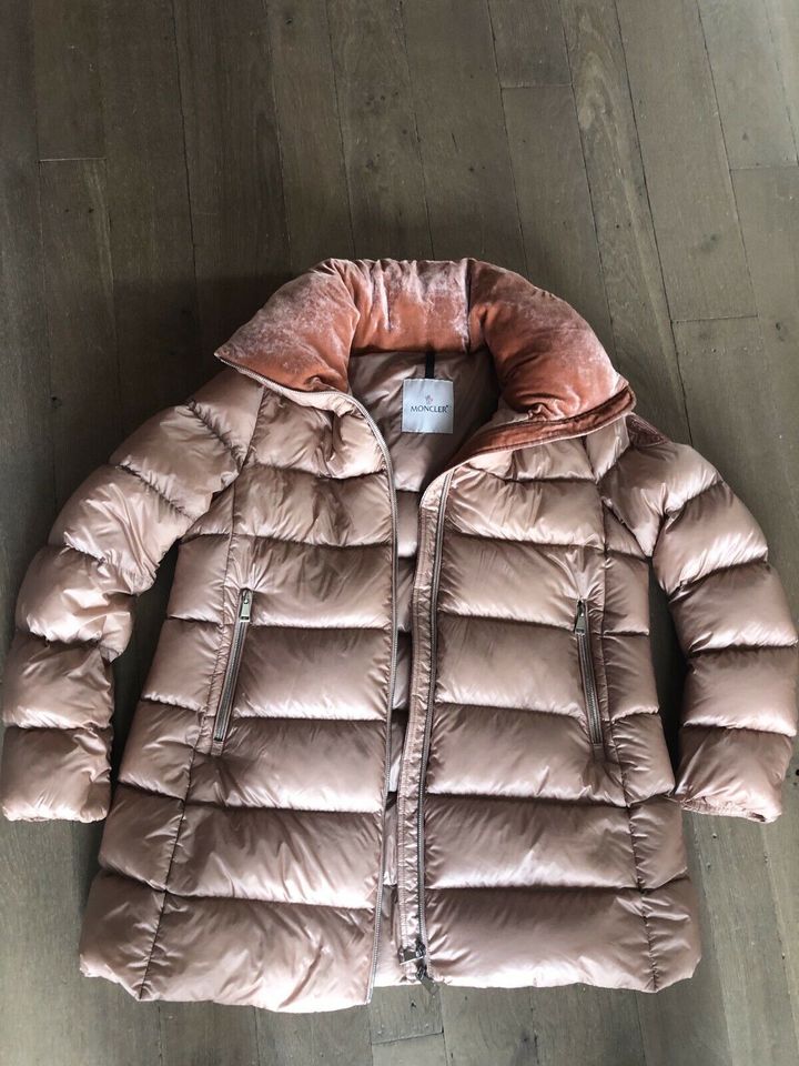 MONCLER Torcon Damen Jacke in Gr. 4, Neuwertig in Kahl am Main