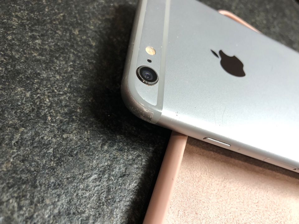 iPhone 6 Plus grey Silber in Markt Erlbach