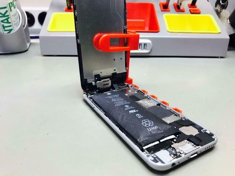 Akku Austausch, iPhone Reparatur 7 8 X 11 pro 12 Xs Xr Batterie in Düsseldorf