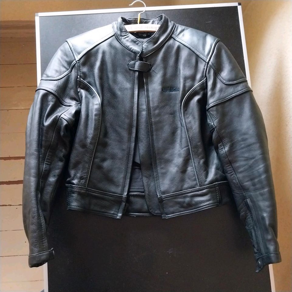 Motorradbekleidung Jacke und Hose Leder in Berlin