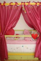 Kinderbett mit Matratze Märchen Mädchen Bett pink grün gelb rosa Nordrhein-Westfalen - Krefeld Vorschau