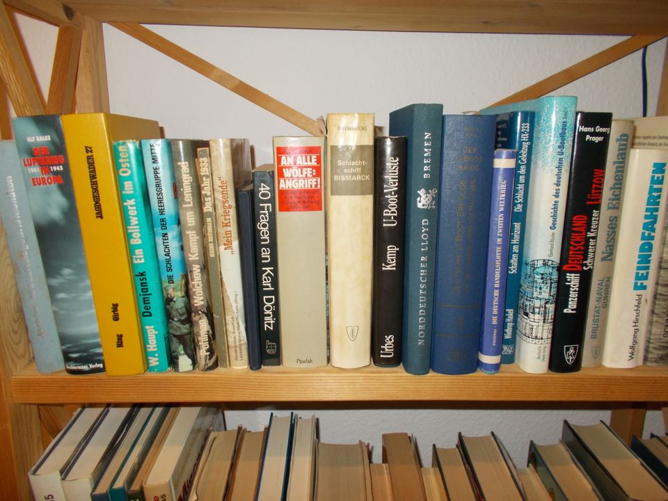 Konvolut 200+ Bücher zum Thema Militaria WKII Zeitgeschichte in Detmold