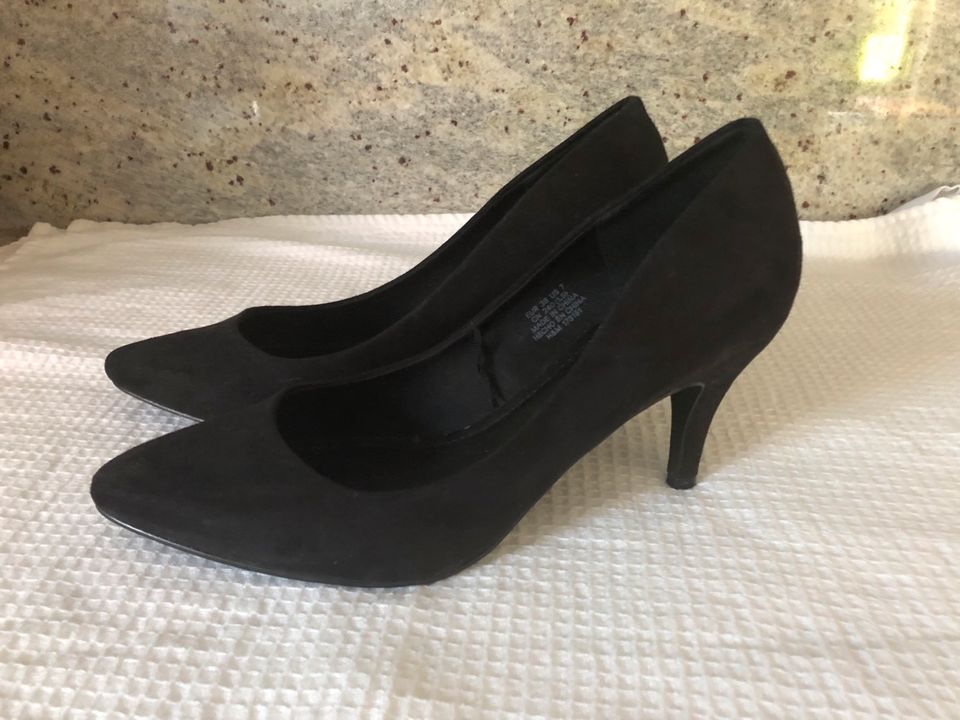 Pumps schwarz Gr. 38 Absatz 7 cm in Kr. München - Oberhaching | eBay  Kleinanzeigen ist jetzt Kleinanzeigen