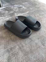 NEU, Badesandaletten schwarz, Sandalen, Badeschlappen, unisex Nordrhein-Westfalen - Bottrop Vorschau