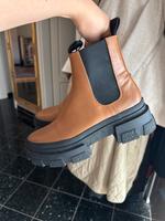 Schwarz Braune Chelsea Boots von Zara in Gr. 39 Hamburg-Mitte - Hamburg Wilhelmsburg Vorschau
