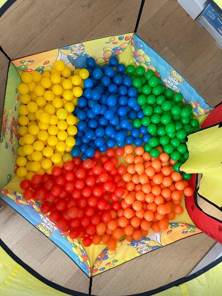 Pop Up Bällebad Ballpool mit ca. 500 zertifizierten Bällen in Jersbek