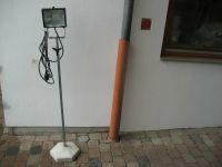 Halogenstrahler 500 Watt mit Standfuß ausziehbar Hessen - Diemelstadt Vorschau