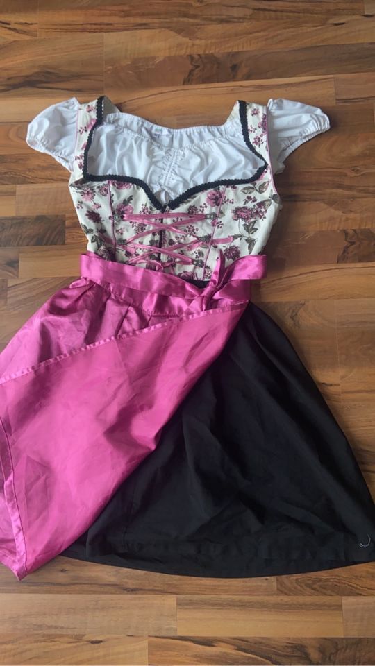 Dirndl Größe L mit Bluse in Hutthurm