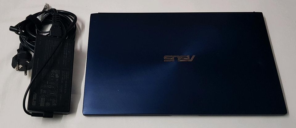 Laptop Asus ZenBook UX534F. GTX 1650 Max/Intel i7/16GB/SSD/15'6 in Düsseldorf