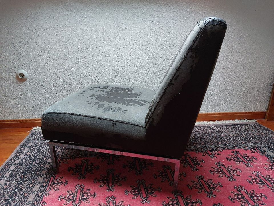 Vintage-Sessel mit Chrom-Gestell in Wolsfeld