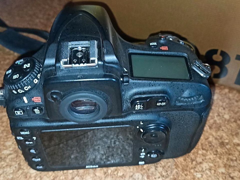 Nikon D810 DSLR Body in sehr gutem Zustand in Moosthenning