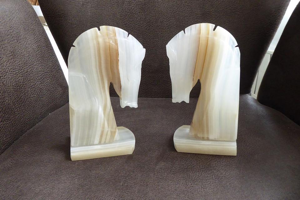Onyx-Buchstützen 2 Pferdeköpfe, Höhe 19 cm, schöne Maserung in Planegg
