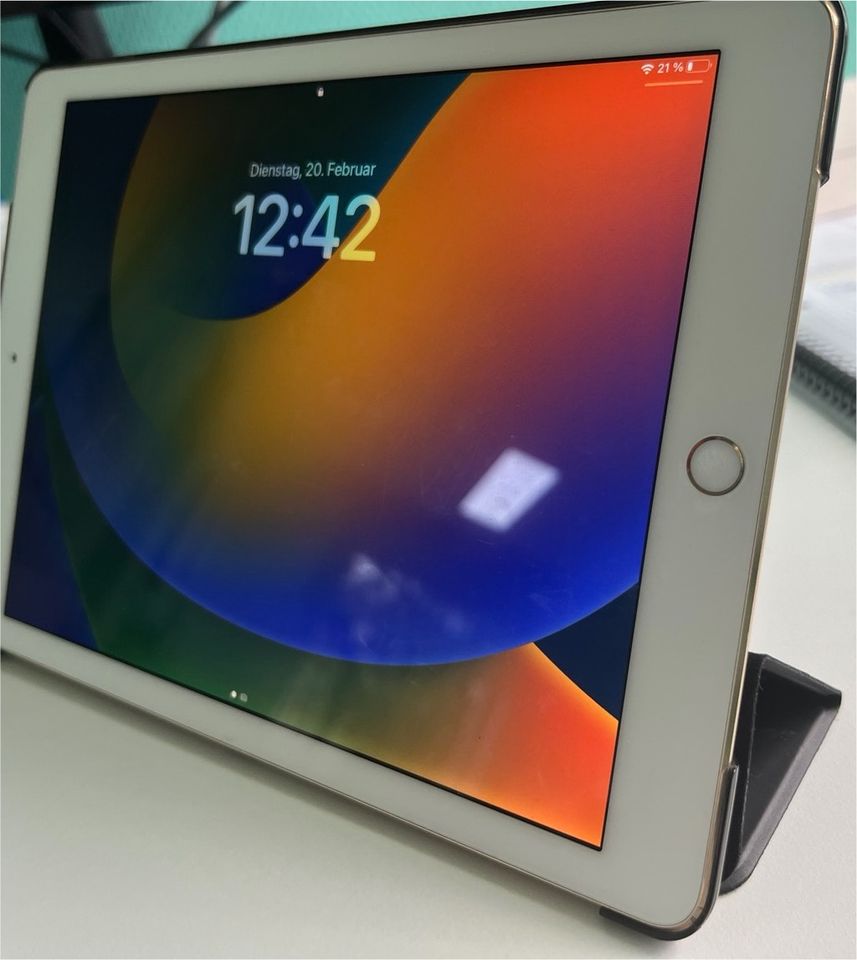 iPad Pro 9.7 256 GB Gold inkl. Hülle in Troisdorf
