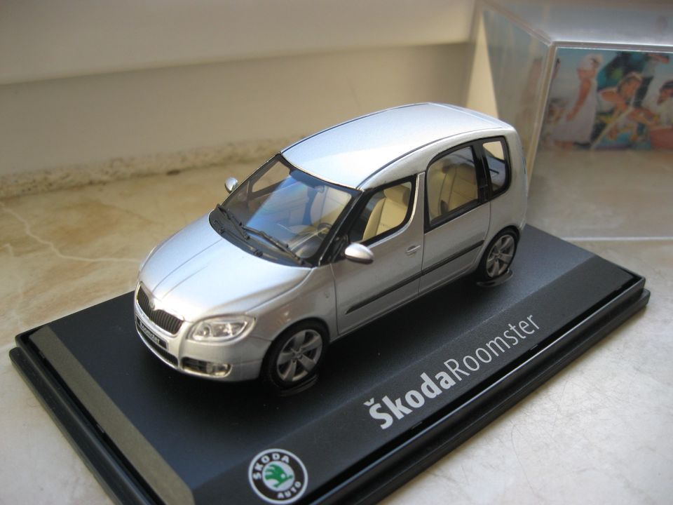 Skoda Roomster 5J Silber Metallic Abrex 1:43 Modellauto Modell in Bremen