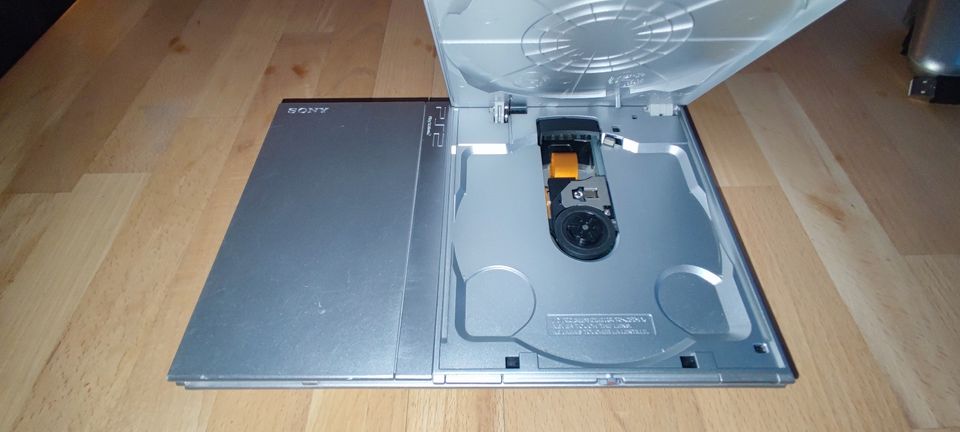 Playstation 2 PS2 - SlimSilver (teilweise defekt), Zubehör,Spiele in München