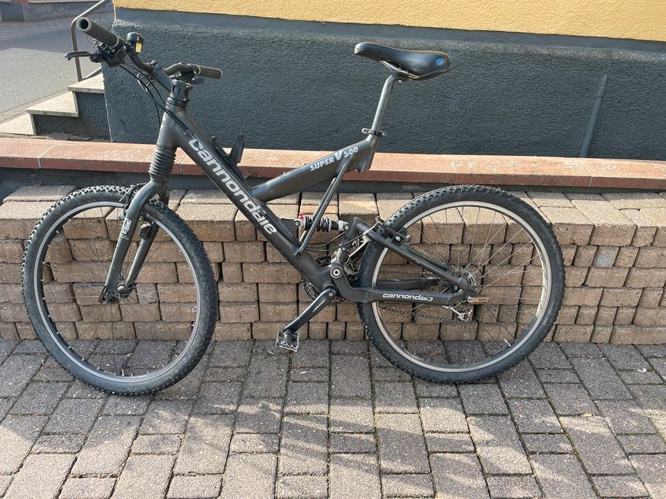 Mountainbike fully Cannondale 26 Zoll super V 500 in Dornburg